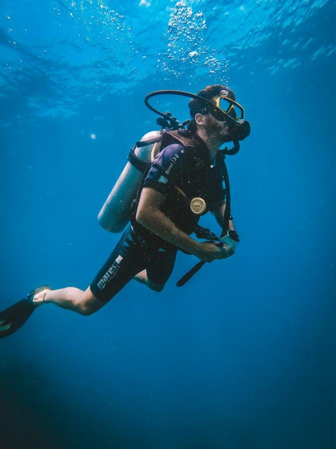Dpm Koh Tao Diving Hotel & Bar Buitenkant foto
